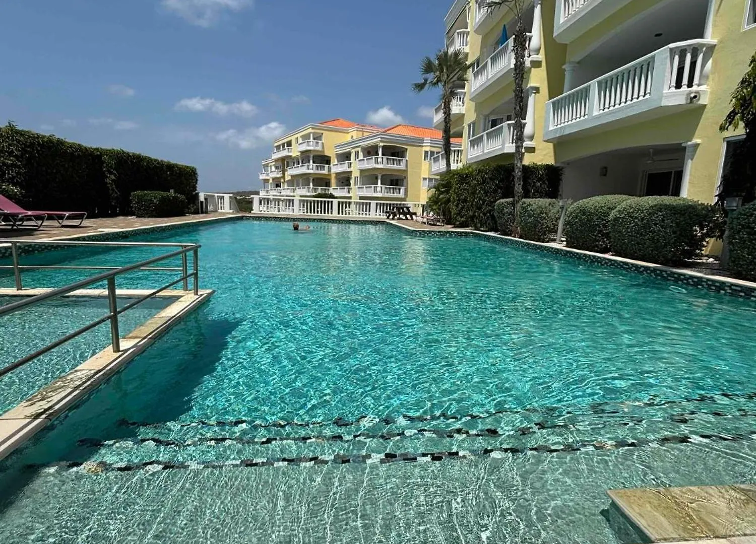 Modern Appartement Bij Zee Met Zwembad Op Blue Bay - Tripletree The Hill location