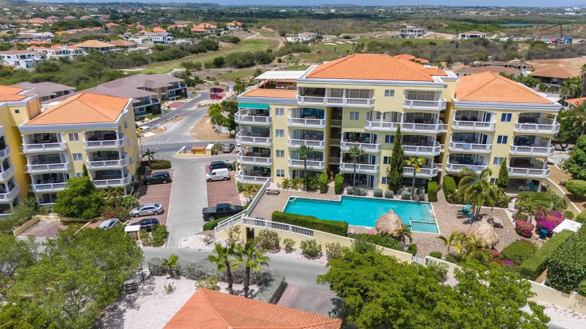 Modern Appartement Bij Zee Met Zwembad Op Blue Bay - Tripletree The Hill Dorp Dorp Sint Michiel 0*,  Curaçao